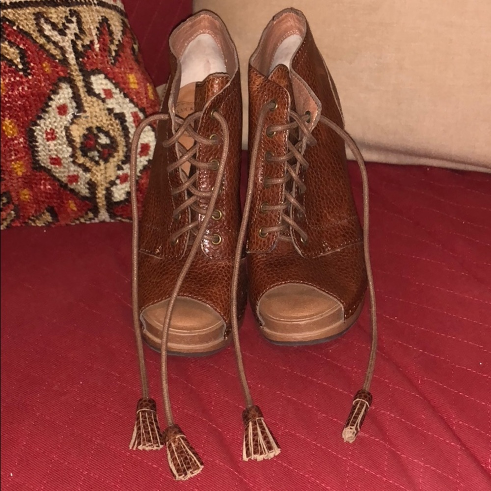 New Lucky Brand Blue Jeans America Boots